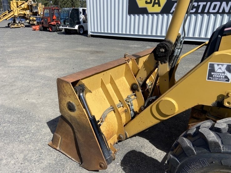 2004-caterpillar-420d-image-20