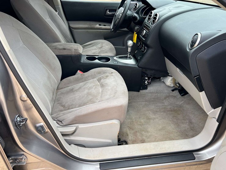 2012-nissan-rogue-image-30