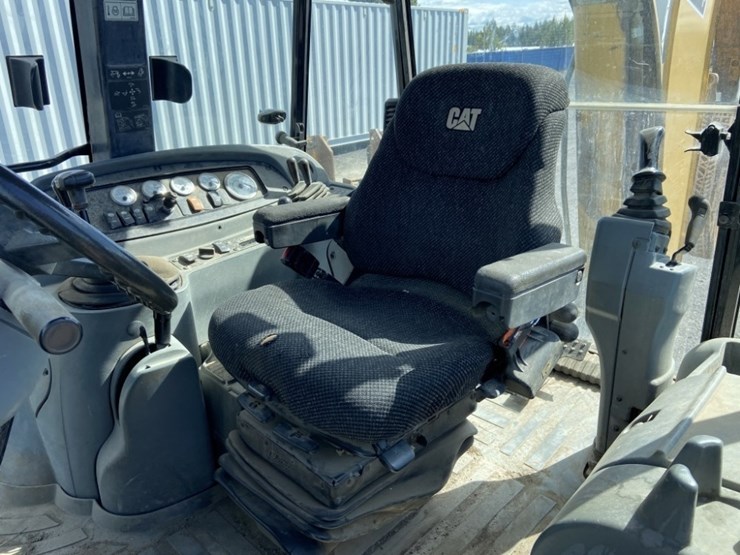 2004-caterpillar-420d-image-13