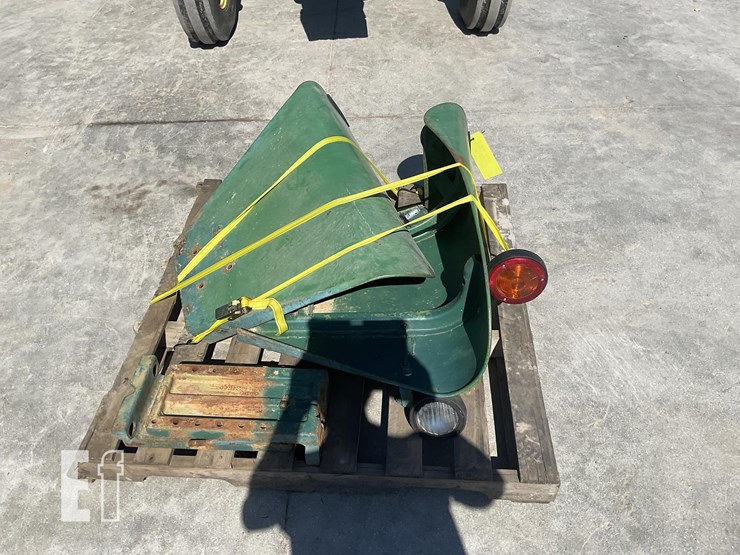 1977-john-deere-2440-image-9