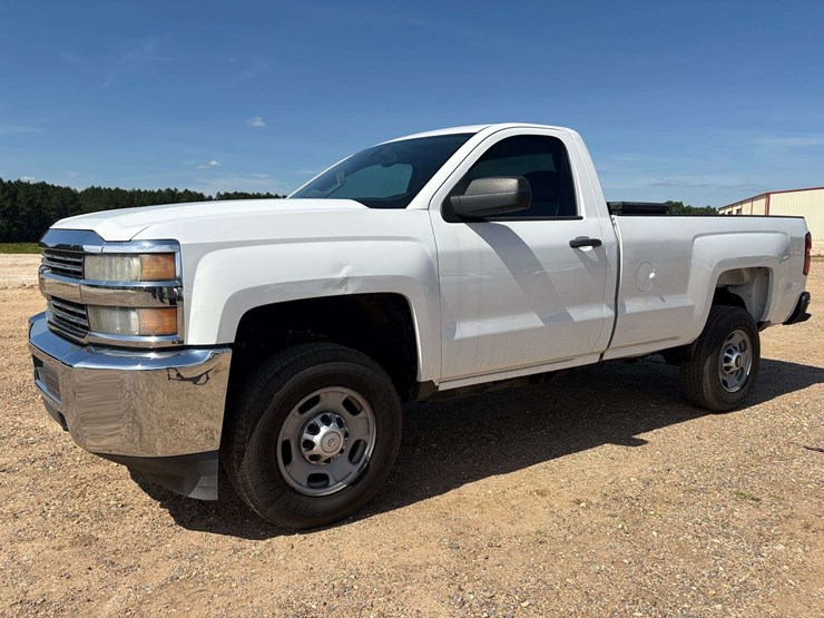 2015-chevrolet-silverado-2500-image-1