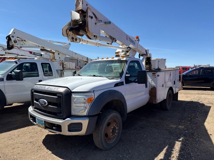 2011-ford-f550-image-1