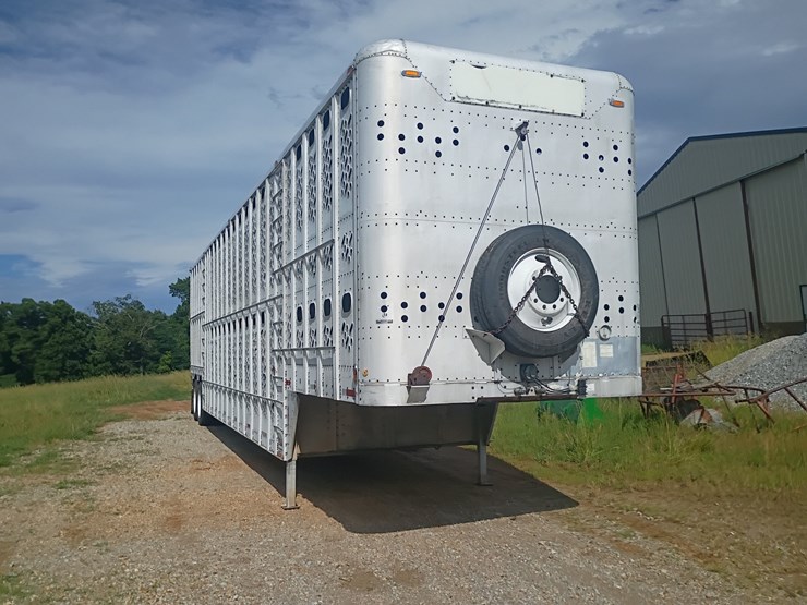 1985-wilson-livestock-trailer-image-2