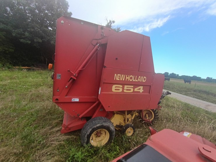 new-holland-654-image-6