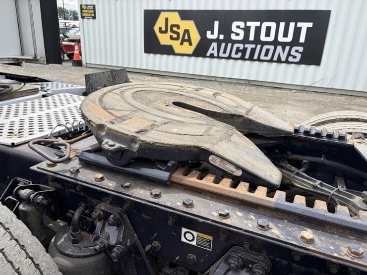 2016-kenworth-t680-image-26