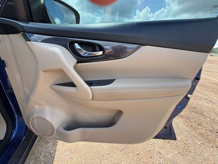 2018-nissan-rogue-image-17