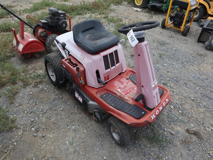 honda-riding-mower-image-1