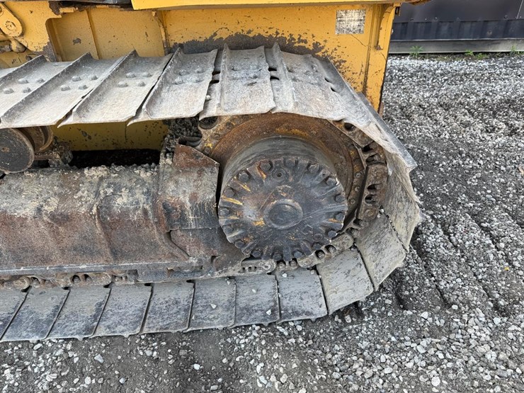 caterpillar-d3k-lgp-image-19