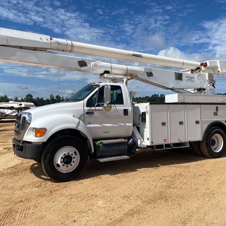 2011 FORD F750