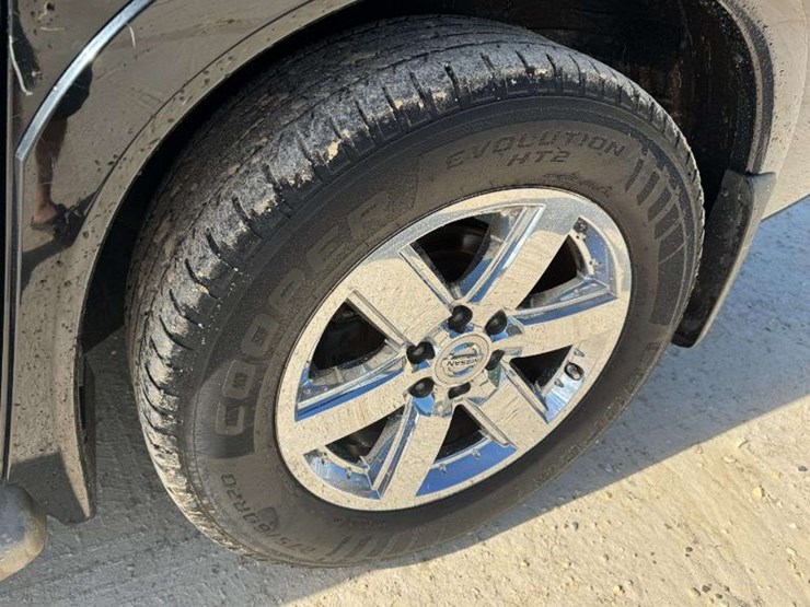 2014-nissan-armada-image-28