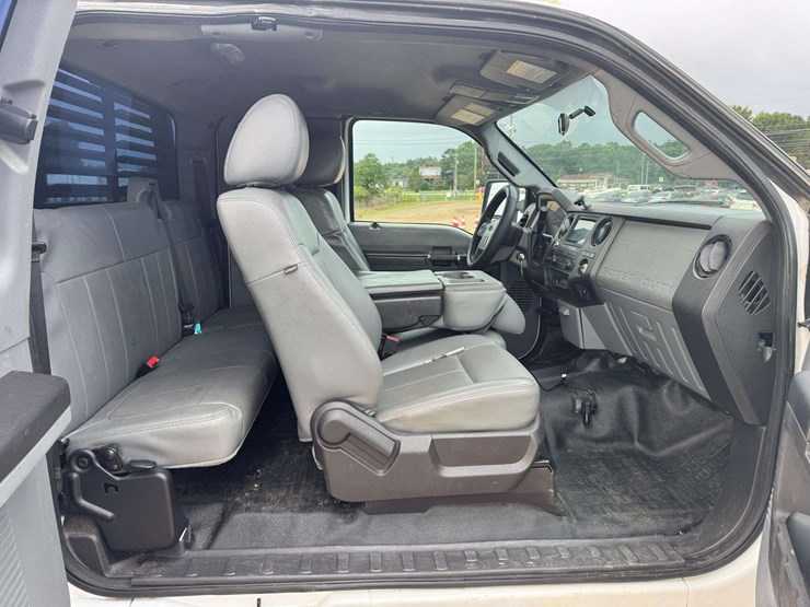 2012-ford-f550-image-16