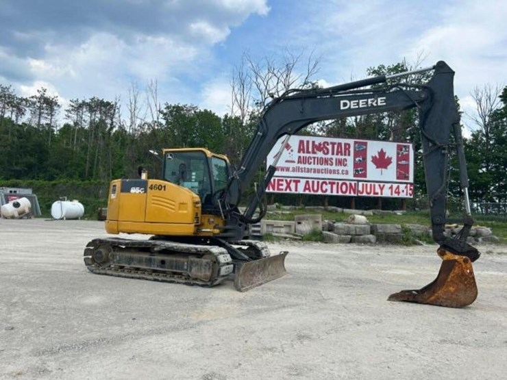 2014-deere-85g-image-2