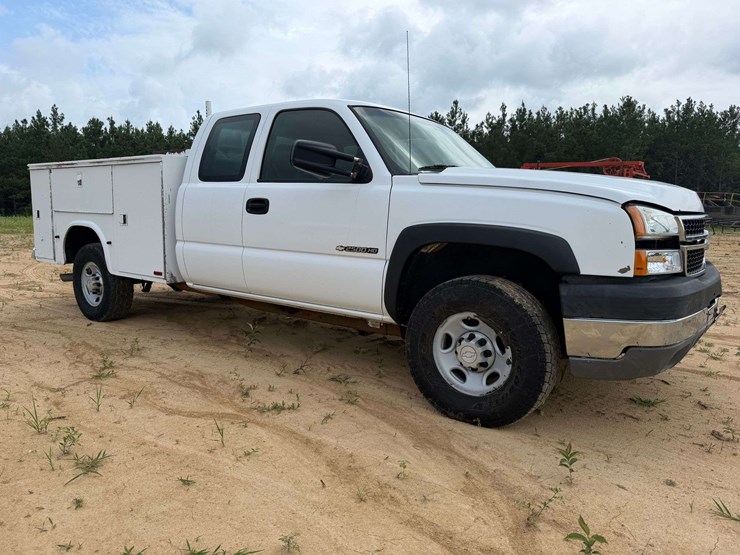 2007-chevrolet-2500hd-image-2