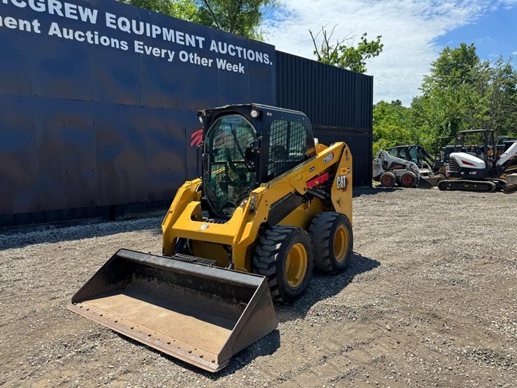 2019-caterpillar-236d3-image-2