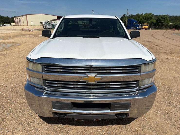 2015-chevrolet-silverado-2500-image-5