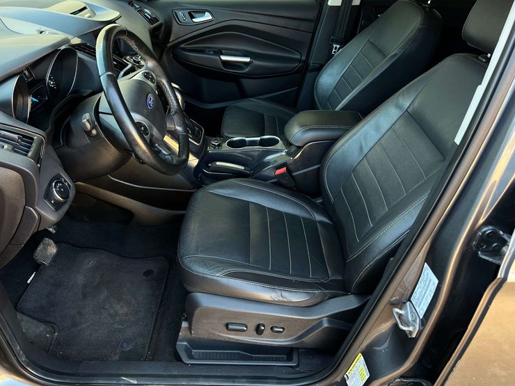 2014-ford-escape-titanium-image-28