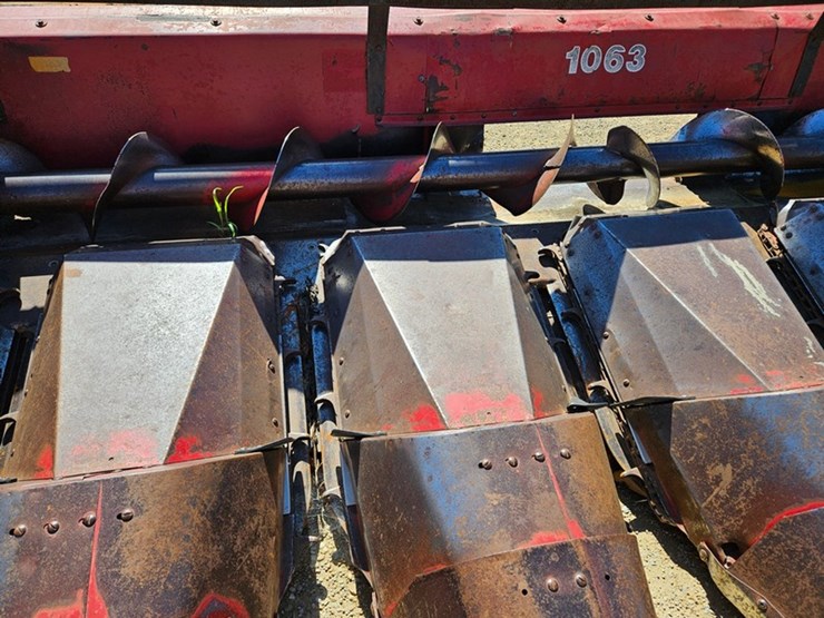 case-ih-1063-image-16