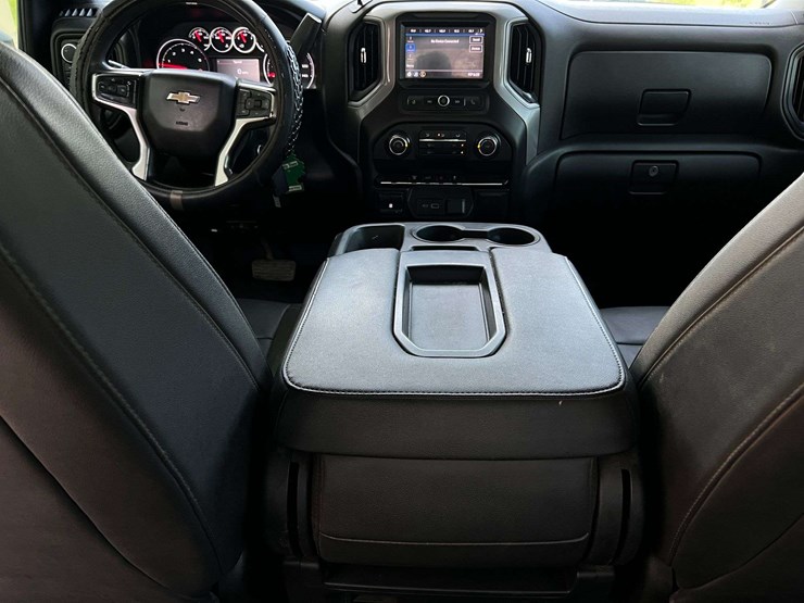 2021-chevrolet-silverado-2500-image-40