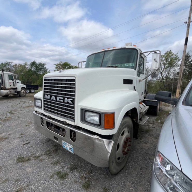 2008 MACK CHU613 (INOPERABLE)