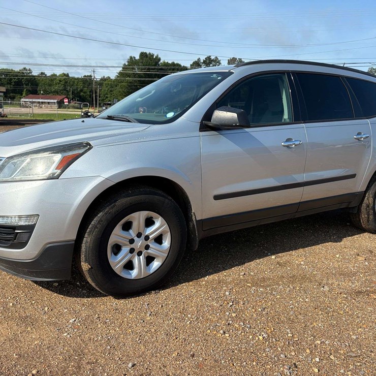 2016 CHEVROLET TRAVERSE LS