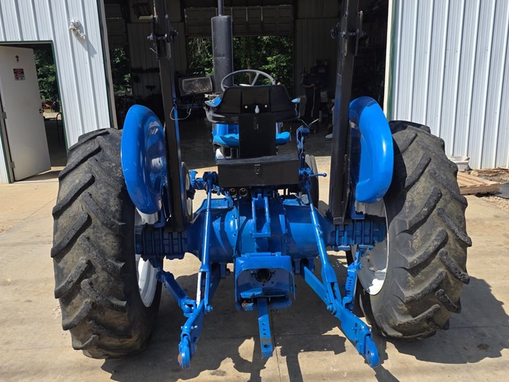 new-holland-3930-image-4