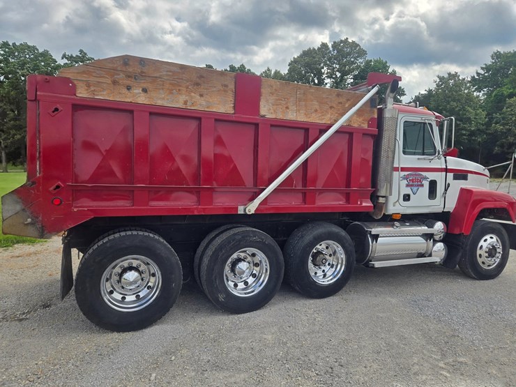 2003-mack-ch613-image-18