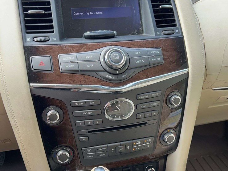 2012-infiniti-qx56-image-24