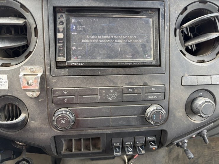 2012-ford-f550-image-34