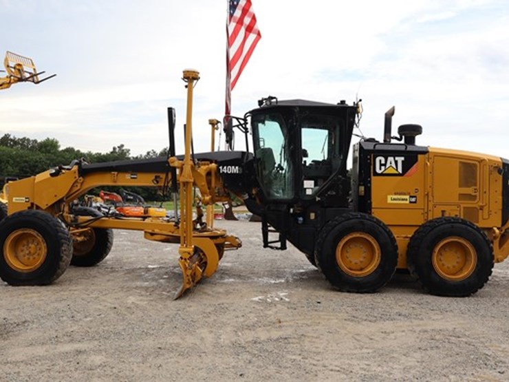 2016-caterpillar-140-image-2