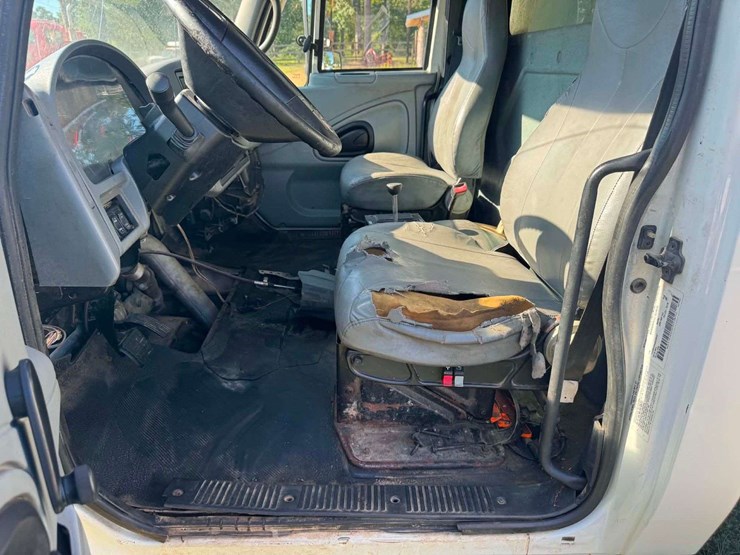 2006-international-durastar-4200-image-22