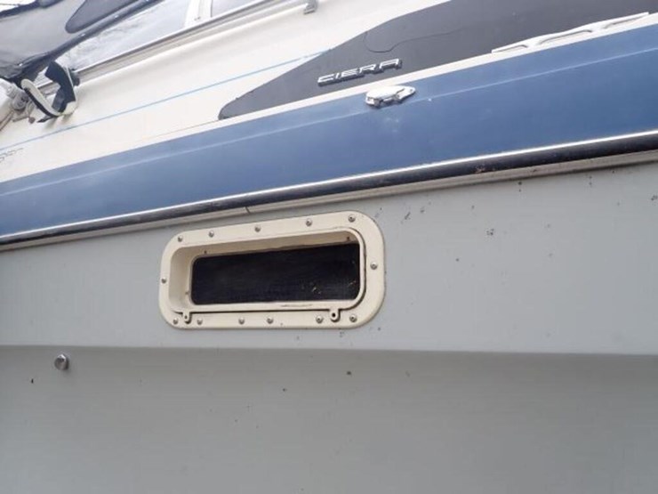 1989-bayliner-ciera-2650-26-ft-cabin-cruiser-bp1a6-image-99