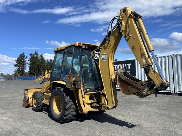 2004-caterpillar-420d-image-3