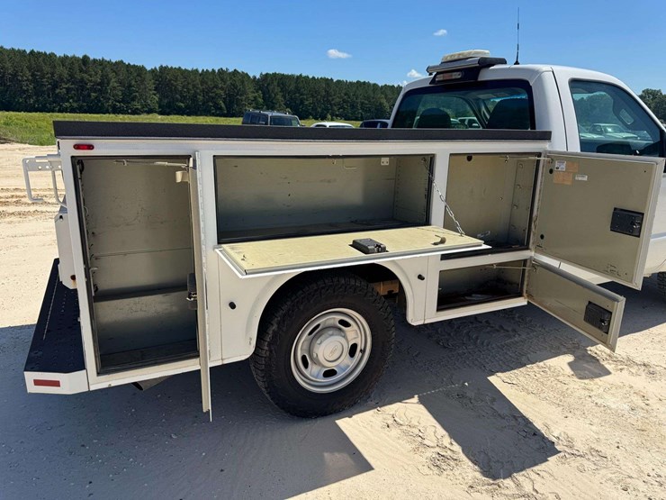 2016-ford-f250-xl-image-26