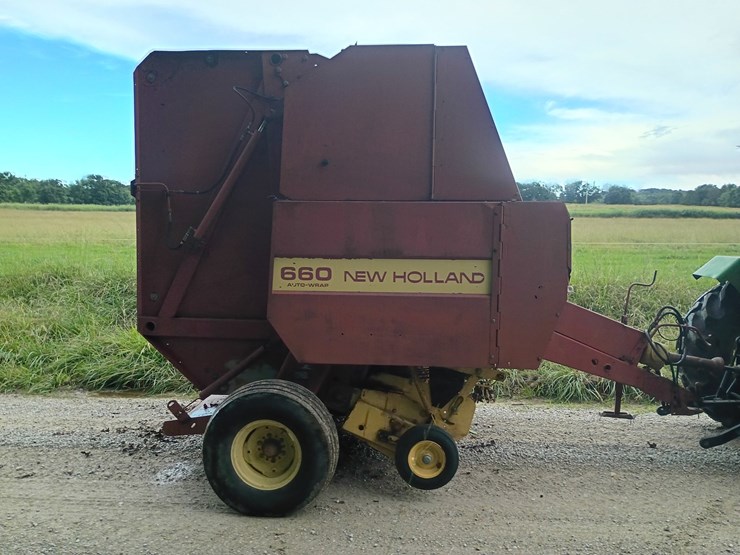new-holland-660-image-6