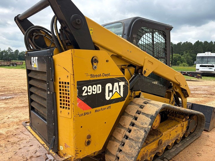 2014-caterpillar-299d-image-27
