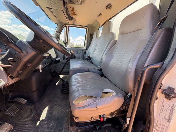 2006-international-durastar-4300-image-16