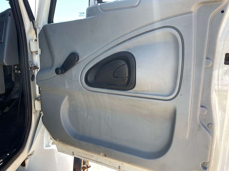 2004-international-durastar-4300-image-18