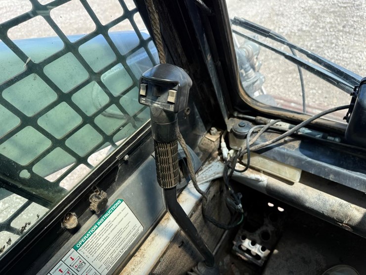 bobcat-s300-image-23