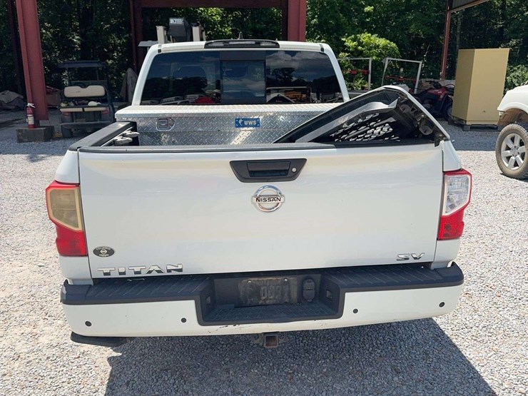 2022-nissan-titan-image-4