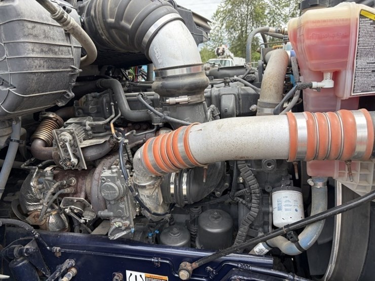 2016-kenworth-t680-image-16
