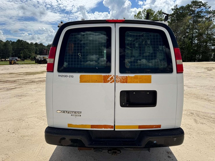2013-chevrolet-express-2500-image-6