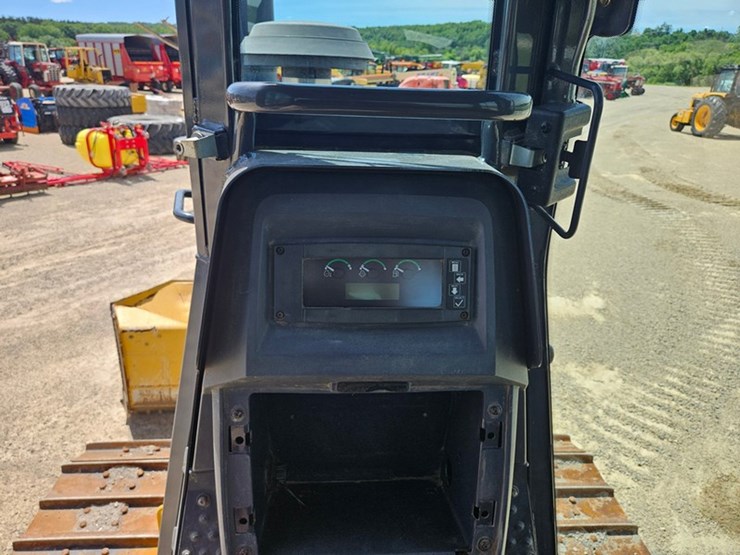 deere-550k-image-40