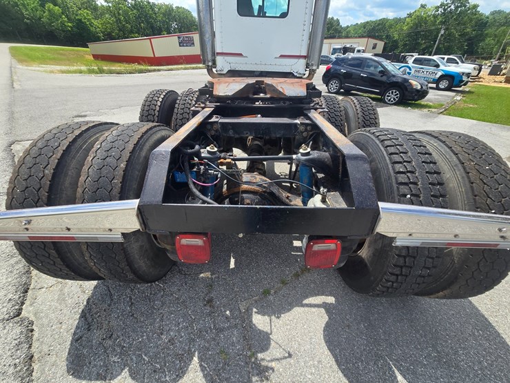 2004-peterbilt-378-image-79