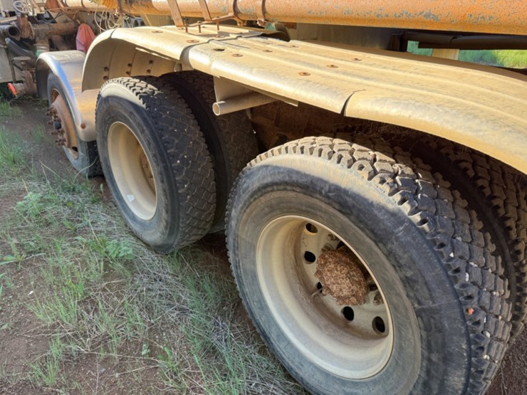 2007-peterbilt-378-image-7