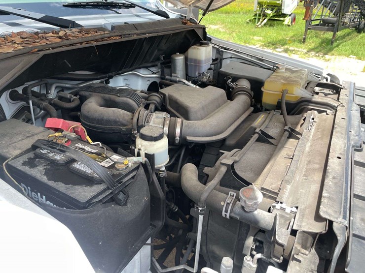 2018-nissan-nv2500hd-image-8
