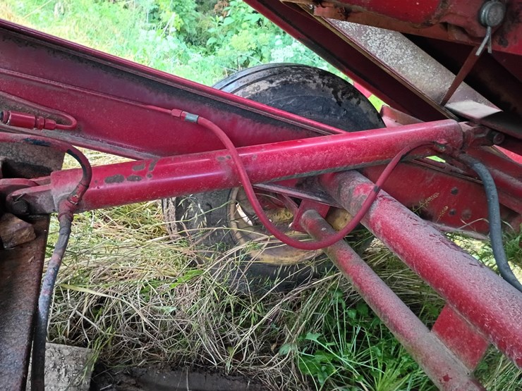 new-holland-1000-image-27