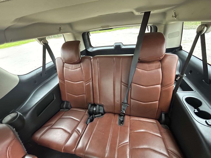 2018-cadillac-escalade-esv-image-28