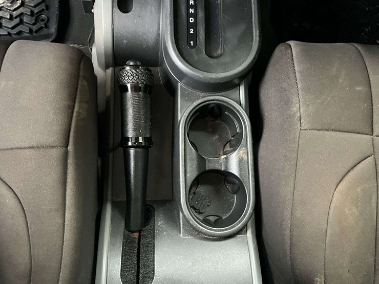 2010-jeep-wrangler-sport-image-45