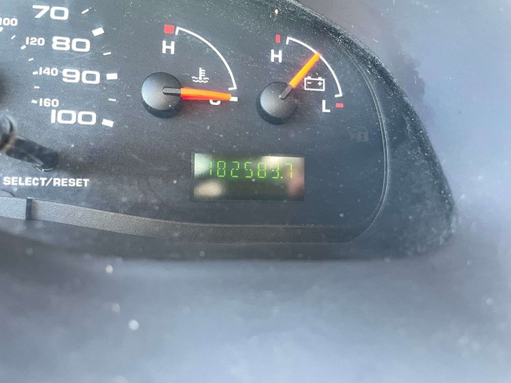 2006-ford-cargo-image-25