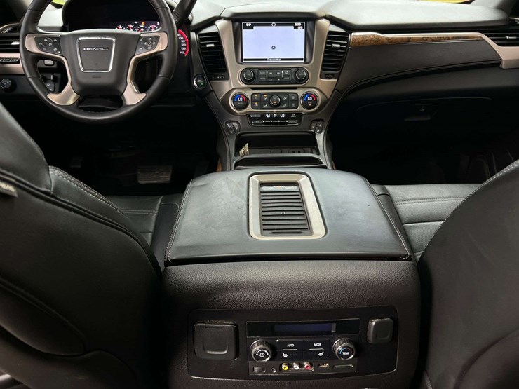 2016-gmc-yukon-denali-image-44